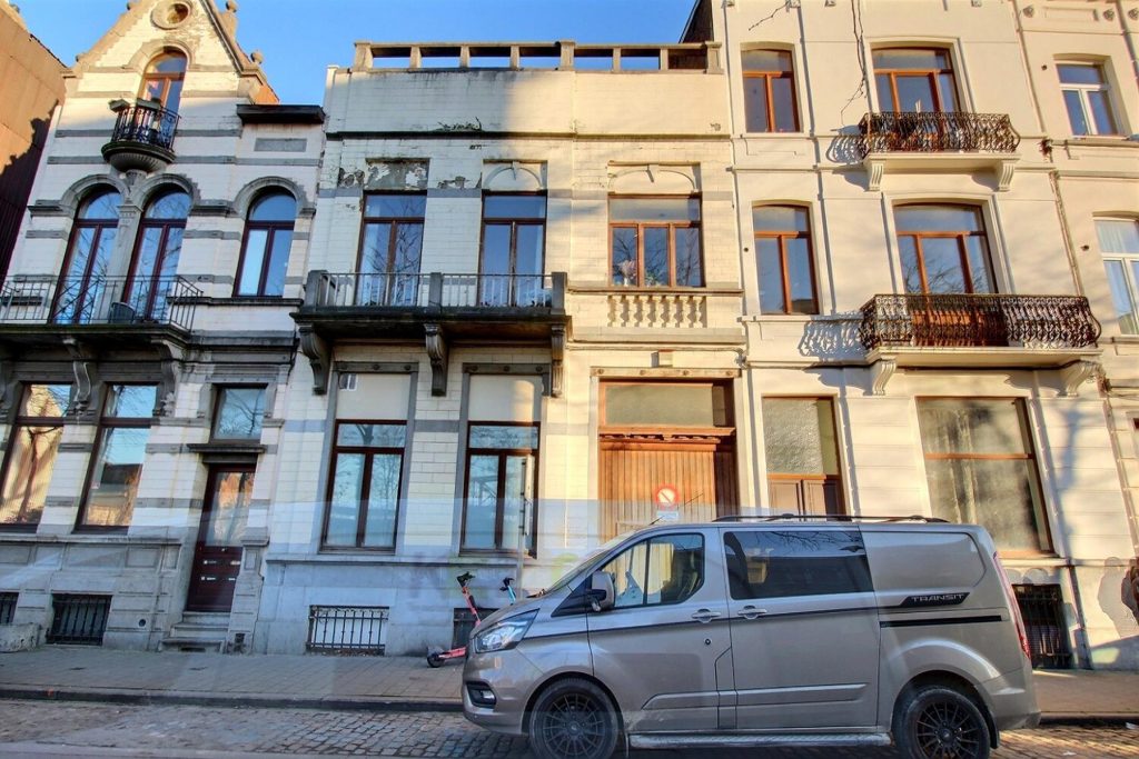 5871296 48065737 Van Volxem 397.M+A Realtycare