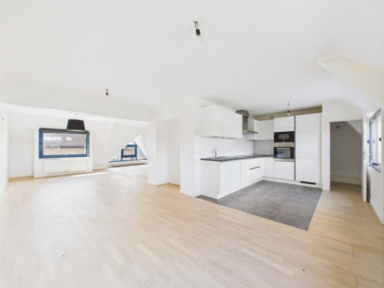 7055270 70872130 Nos Biens Realtycare