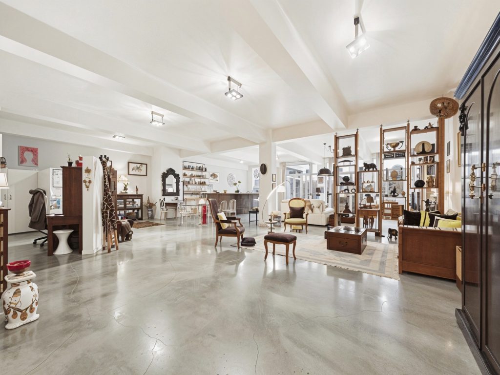 7597403 76639806 Laeken 88.01 Realtycare