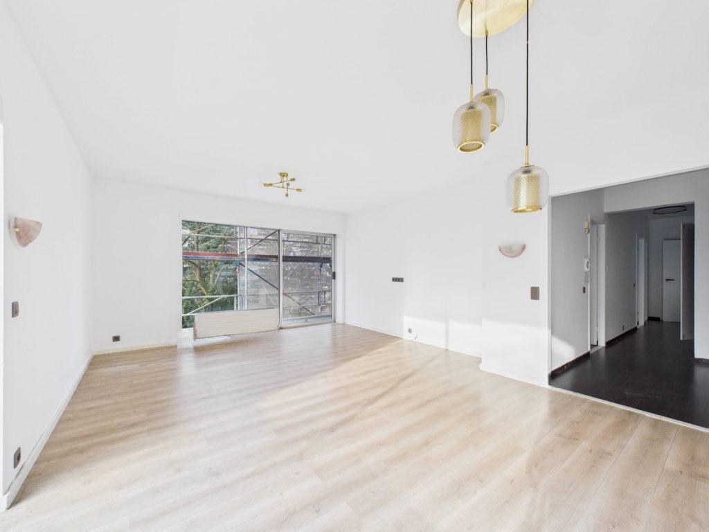 7624417 76489875 Monte Carlo 102 0.3 Realtycare