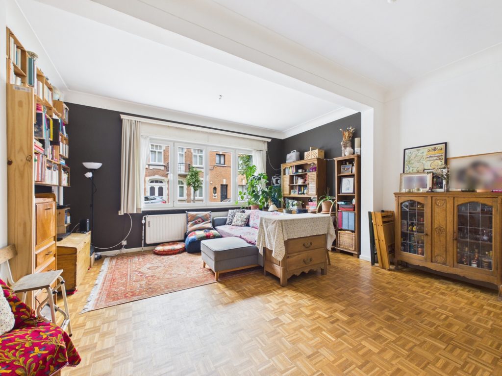 7774541 79069437 Jean Baptiste Colyns 84.00 Realtycare